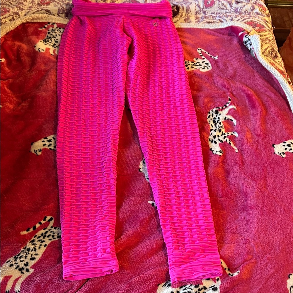 ABS2B Zero Flaws Excellent Condition Textured Hot Pink Leggings, 4way stretch S